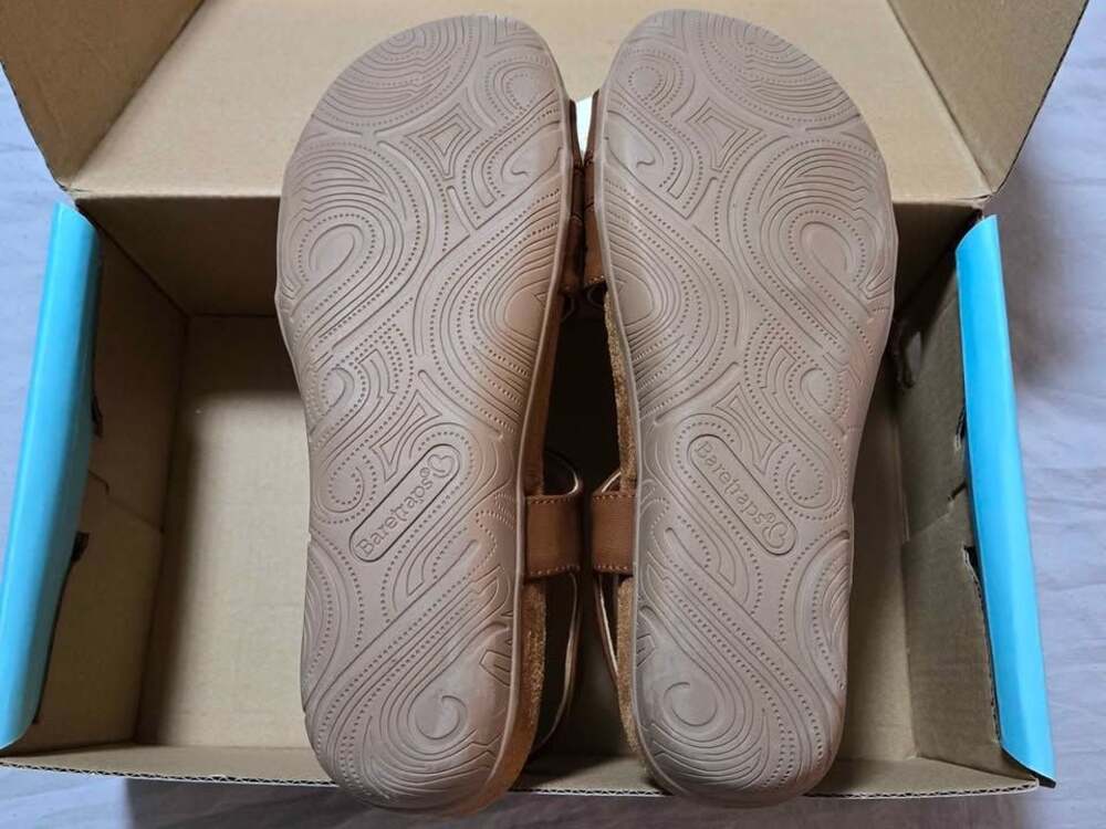 NEW!!! Women's Baretraps Jinna Sandals
Size 6.5 - Picture 7 of 10